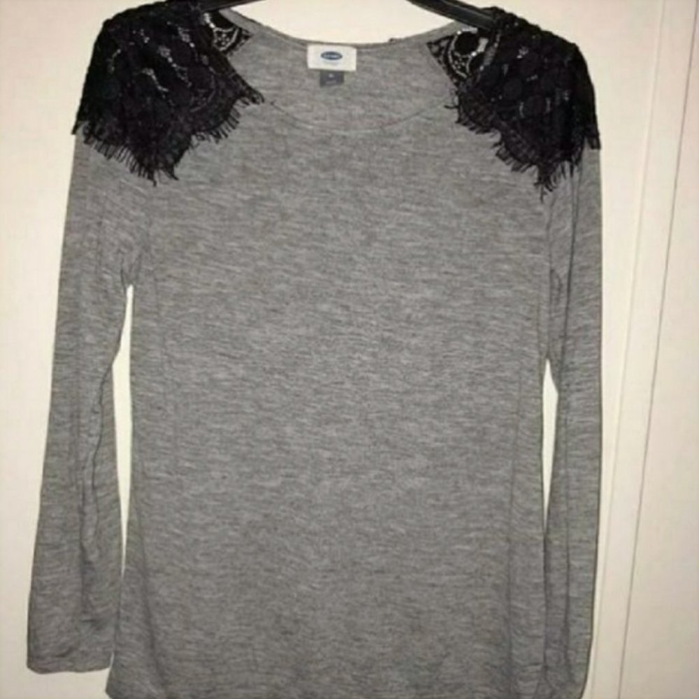 🌾 FINAL PRICE~Old Navy Grey Long Sleeve Shirt 🌾